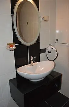 Royal Ramblas Hotel *